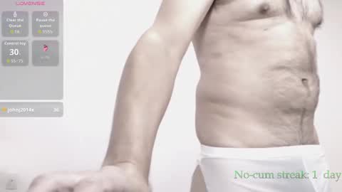 Snapshot of hxmister chatting on 11-10-25, 06:40 Andrew online show from 11-10-25, 06:40