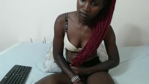 hyacinth_b online show from 03-30-26, 11:22