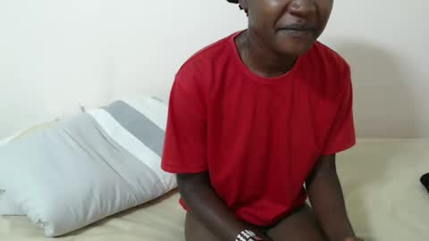 hyacinth_b online show from 04-12-26, 12:10
