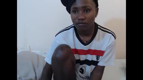 hyacinth_b online show from 06-08-26, 05:41