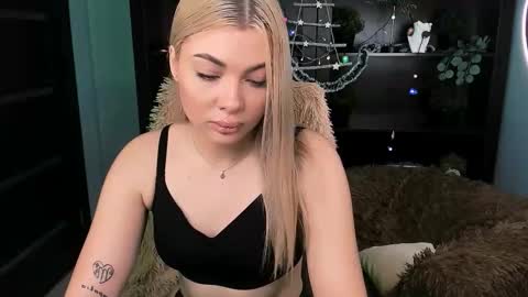 hyileyclark online show from 12-14-25, 09:25