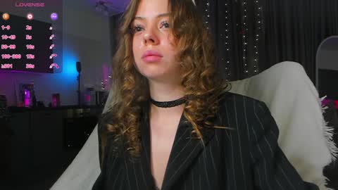 Miley. PVT open i have extra prices on nude show  online show from 02-08-25, 05:08