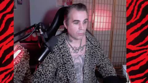 Snapshot of hypnosexray chatting on 01-06-25, 12:57 Mistress Magenta online show from 01-06-25, 12:57