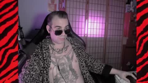 Snapshot of hypnosexray chatting on 01-16-25, 11:26 Mistress Magenta online show from 01-16-25, 11:26