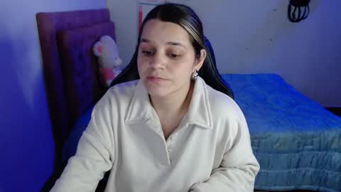 Hello Im Julieta Im 25 years old and I love being here. Thank you for visiting my living room. The only rule is that you hap online show from 09-25-25, 02:37