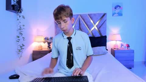 Son Hyunjin online show from 10-24-25, 10:50