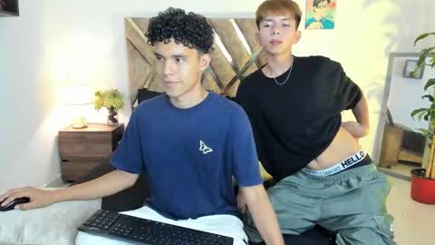 Son Hyunjin online show from 11-28-25, 07:49