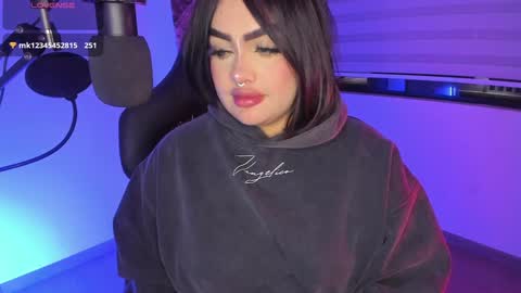 Snapshot of i_am_ari chatting on 02-06-25, 02:22 Ari online show from 02-06-25, 02:22