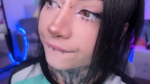 Snapshot of i_died_again chatting on 09-26-25, 09:35 Asya online show from 09-26-25, 09:35