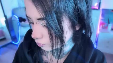 Snapshot of i_died_again chatting on 10-11-25, 08:24 Asya online show from 10-11-25, 08:24