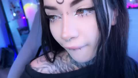 Snapshot of i_died_again chatting on 12-14-25, 09:36 Asya online show from 12-14-25, 09:36