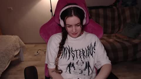 elisabeth online show from 01-31-25, 01:02