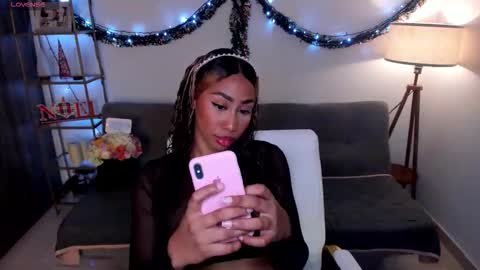 Snapshot of i_lulu chatting on 12-19-25, 03:35 Lul online show from 12-19-25, 03:35