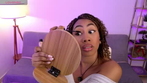 Snapshot of i_lulu chatting on 03-21-26, 03:00 Lul online show from 03-21-26, 03:00