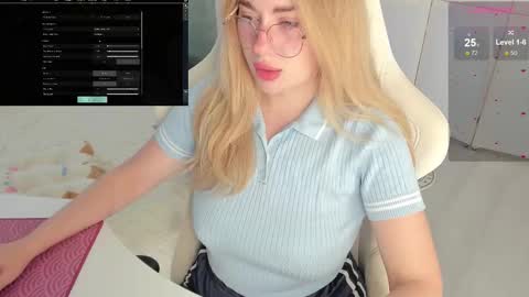 HiI am  EvaPVT is open  online show from 10-11-25, 07:07