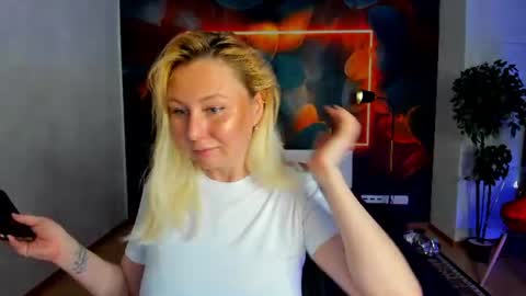 Samanta online show from 06-17-26, 02:36