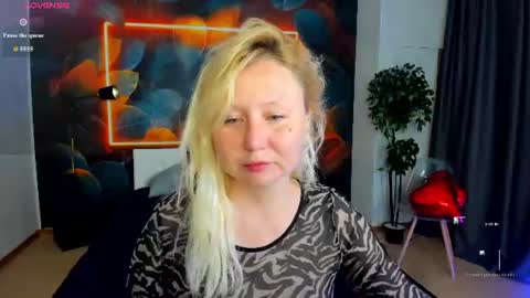 Samanta online show from 06-18-26, 01:28