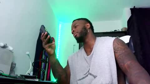 Mr H Independent model online show from 10-28-25, 02:37