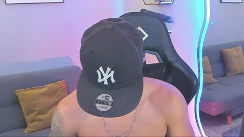 Light online show from 07-03-26, 04:08