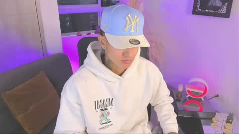 iam_light_ online show from 05-18-26, 11:10
