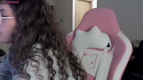 On instagram Imm  NikkiHelp me reach 100 likes online show from 02-20-25, 06:06