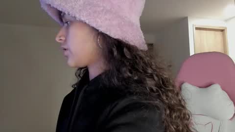 On instagram Imm  NikkiHelp me reach 100 likes online show from 03-03-25, 12:37