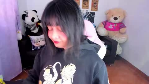 Snapshot of iam_zoechan chatting on 11-10-25, 01:21 Zoe 3 online show from 11-10-25, 01:21