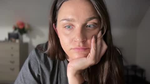 Crystal online show from 10-12-25, 05:06