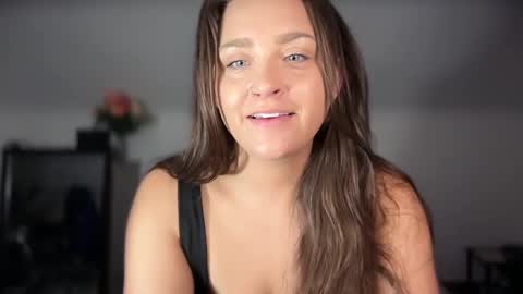 Crystal online show from 10-19-25, 06:03