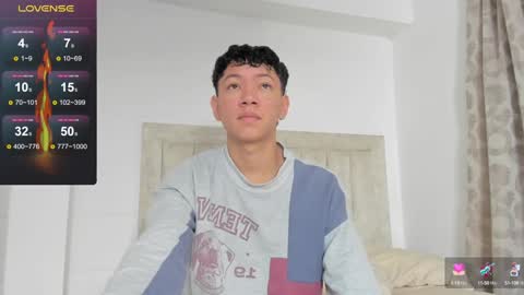 Snapshot of iamjulian_ chatting on 12-10-24, 11:00 Juliiiiian online show from 12-10-24, 11:00