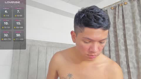 Snapshot of iamjulian_ chatting on 01-18-25, 06:43 Juliiiiian online show from 01-18-25, 06:43