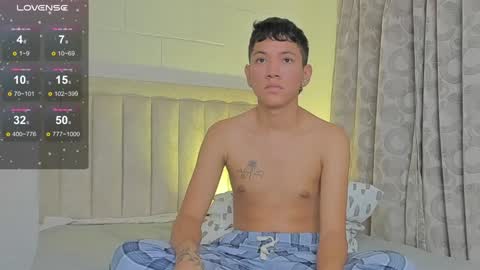 Snapshot of iamjulian_ chatting on 01-25-25, 02:36 Juliiiiian online show from 01-25-25, 02:36