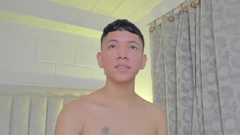 Snapshot of iamjulian_ chatting on 01-29-25, 11:41 Juliiiiian online show from 01-29-25, 11:41
