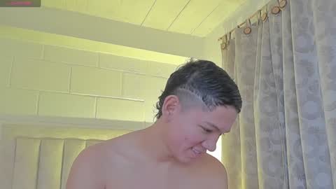 Snapshot of iamjulian_ chatting on 02-06-25, 11:10 Juliiiiian online show from 02-06-25, 11:10