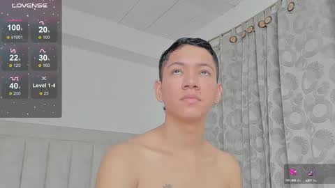 Snapshot of iamjulian_ chatting on 02-11-25, 11:21 Juliiiiian online show from 02-11-25, 11:21
