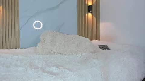 Snapshot of iamjulian_ chatting on 02-18-25, 02:27 Juliiiiian online show from 02-18-25, 02:27