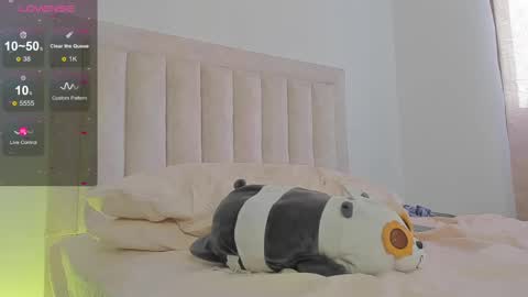 Snapshot of iamjulian_ chatting on 03-01-25, 02:34 Juliiiiian online show from 03-01-25, 02:34