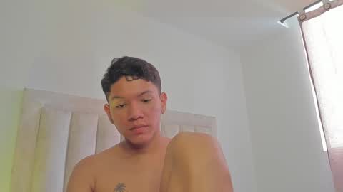 Snapshot of iamjulian_ chatting on 03-02-25, 02:32 Juliiiiian online show from 03-02-25, 02:32