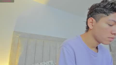 Snapshot of iamjulian_ chatting on 03-12-25, 10:37 Juliiiiian online show from 03-12-25, 10:37
