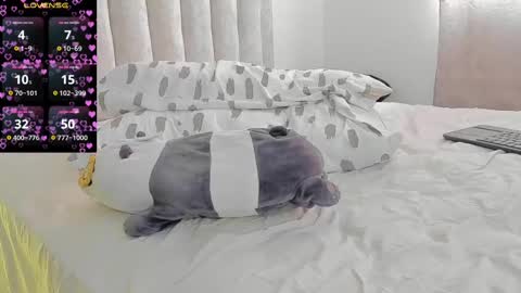 Snapshot of iamjulian_ chatting on 03-12-25, 01:40 Juliiiiian online show from 03-12-25, 01:40