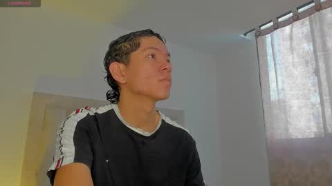 Snapshot of iamjulian_ chatting on 09-09-25, 12:37 Juliiiiian online show from 09-09-25, 12:37
