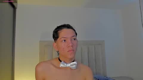 Snapshot of iamjulian_ chatting on 09-13-25, 09:14 Juliiiiian online show from 09-13-25, 09:14