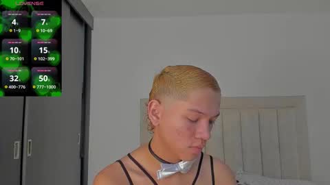 Snapshot of iamjulian_ chatting on 10-26-25, 11:05 Juliiiiian online show from 10-26-25, 11:05