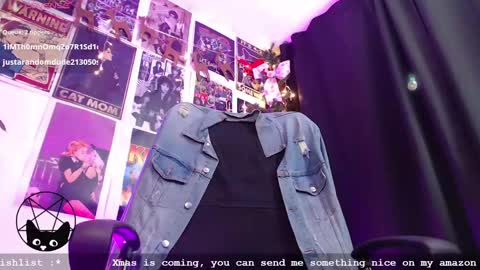 Mari online show from 12-20-24, 01:36