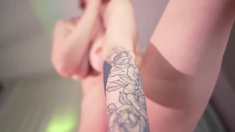 Snapshot of iamninamint chatting on 12-21-24, 09:15 Nina online show from 12-21-24, 09:15