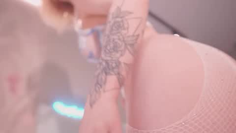 Snapshot of iamninamint chatting on 09-30-25, 06:02 Nina online show from 09-30-25, 06:02