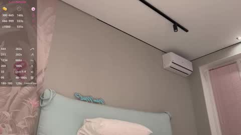 Snapshot of iamninamint chatting on 10-19-25, 07:25 Nina online show from 10-19-25, 07:25