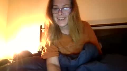 Snapshot of iampoppyy chatting on 10-16-25, 11:33 iampoppyy online show from 10-16-25, 11:33