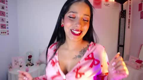 Camila online show from 05-17-26, 04:58