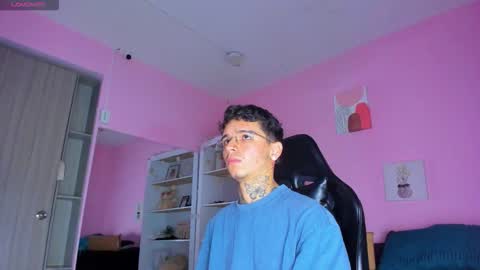 Snapshot of ian_castillo_ chatting on 10-10-25, 11:09 IAN CASTILLO online show from 10-10-25, 11:09